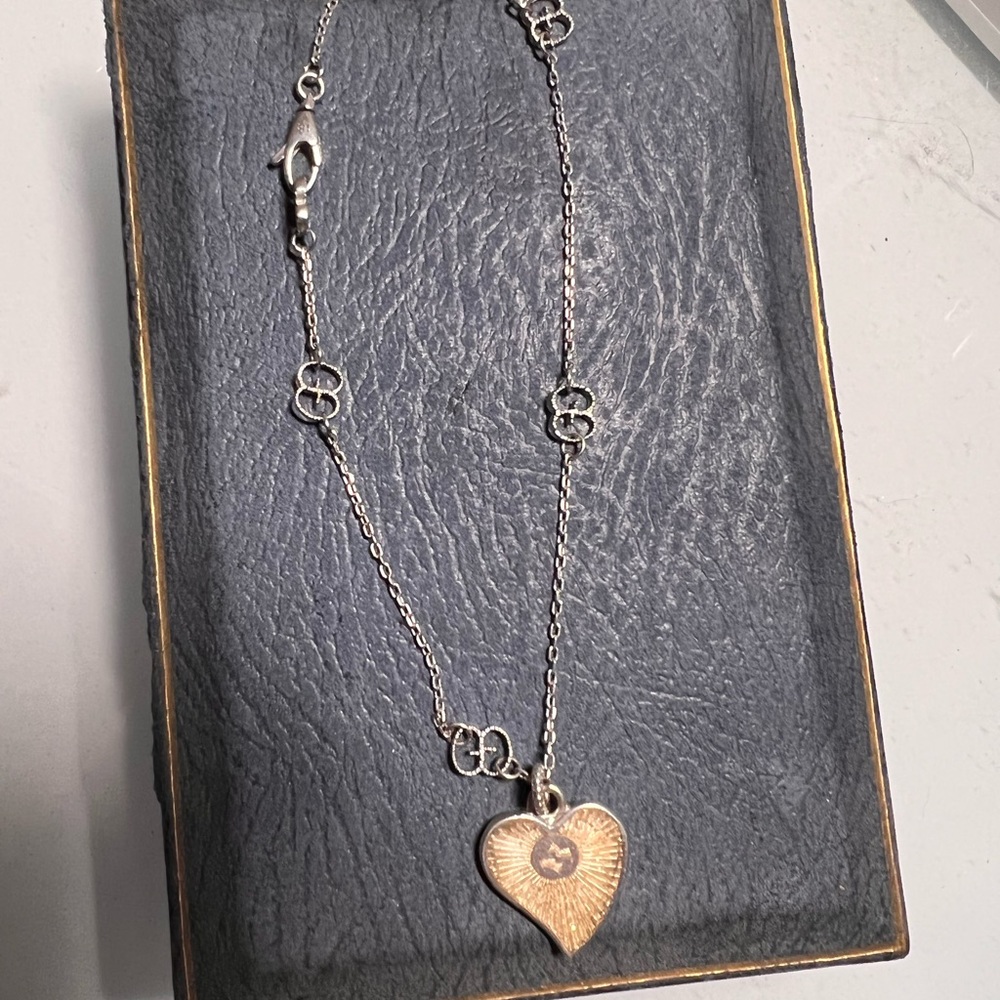 gucci enamel heart bracelet